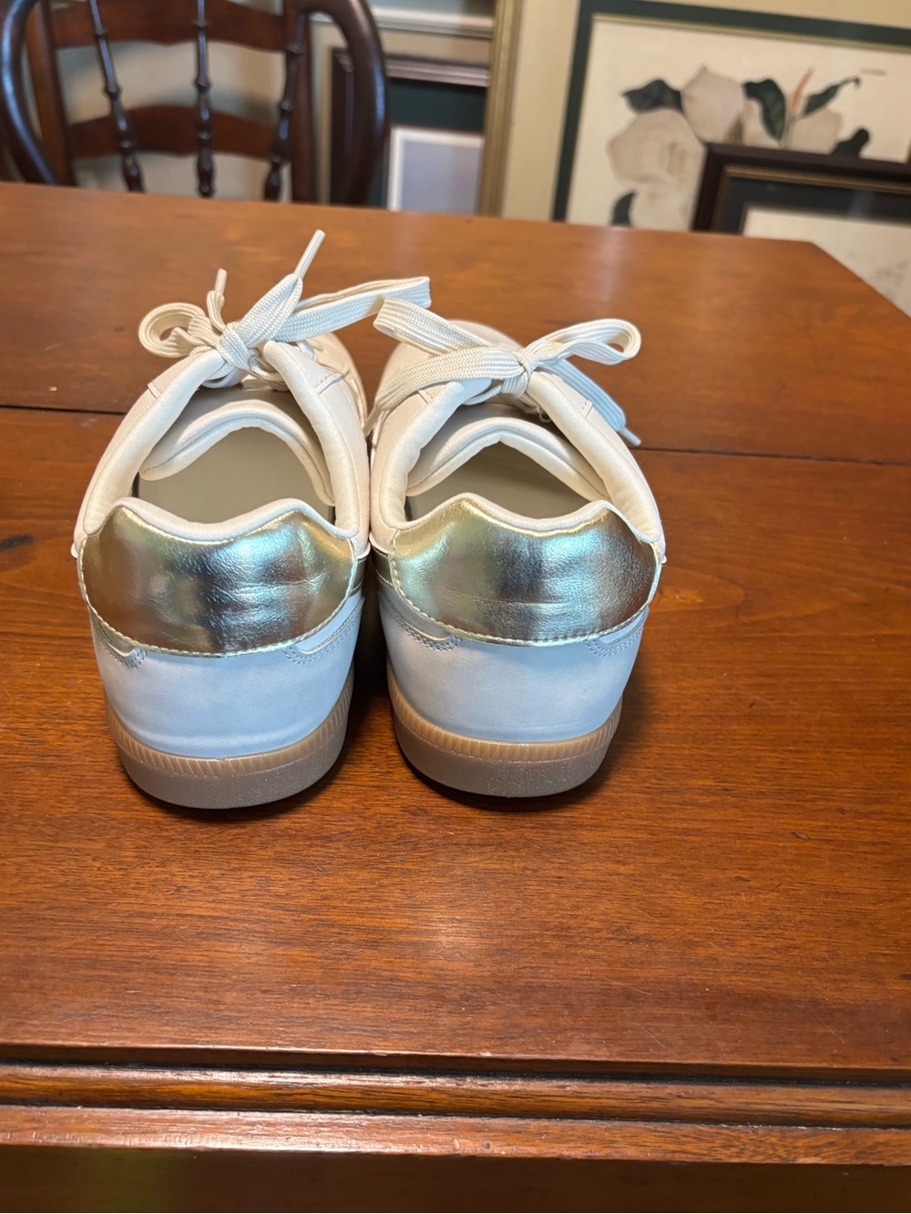 Dolce Vita Women’s Retro Fashion Sneakers White /Gold Size 9 - Picture 6 of 11